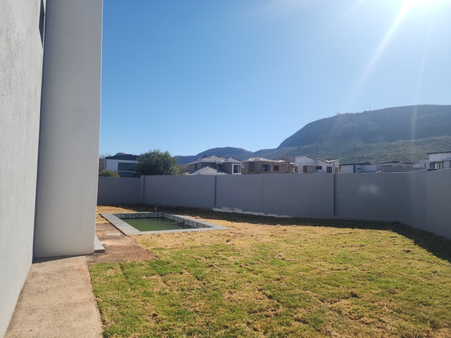 To Let 4 Bedroom Property for Rent in Melodie North West
